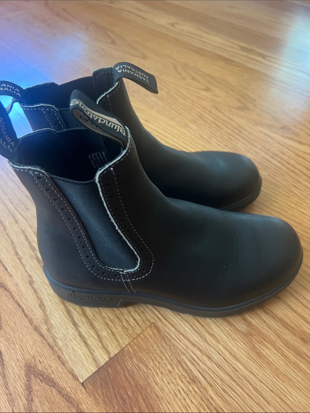 Blundstone Black Chelsea Boots pull-on childrens 4 or womens 6 new tasmania